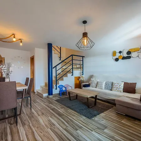 بيت للعطل Bella Vista 234 *